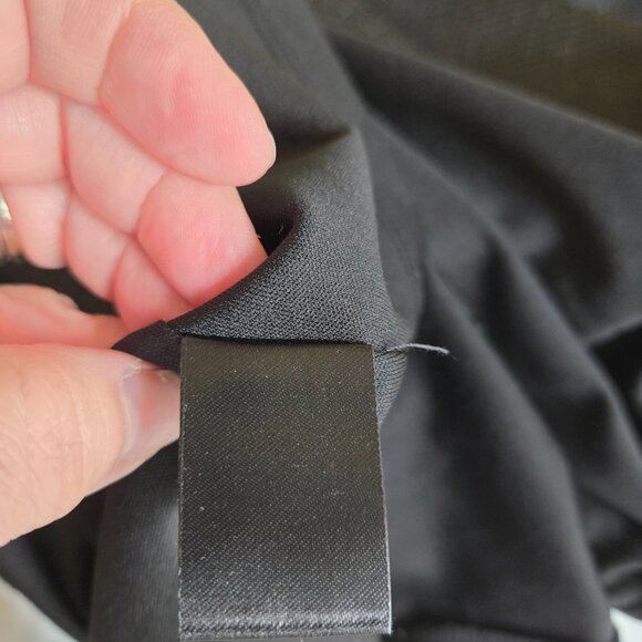 725-12 Torrid iridescent black one shoulder sequin Bodycon dress Size 2 16/18 - Picture 9 of 10